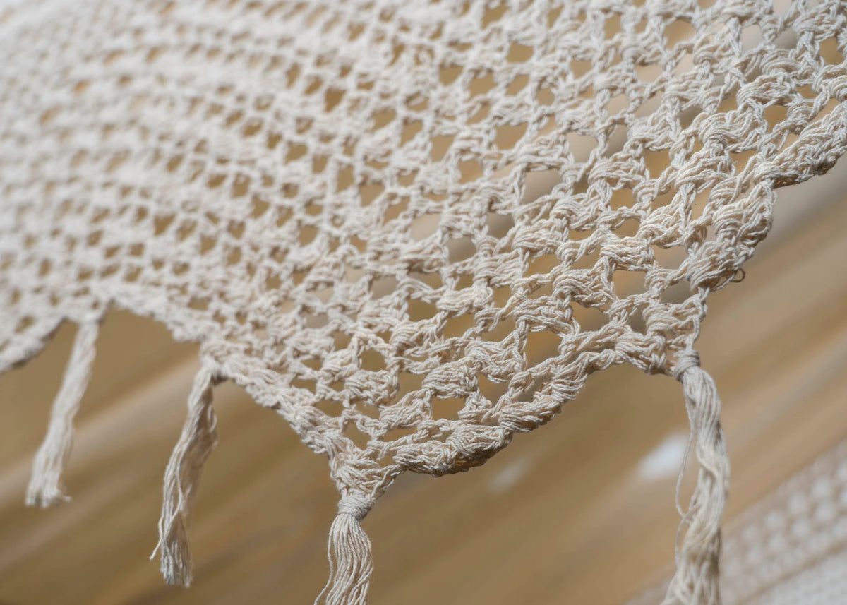 Détail du crochet fait main, hamac écru